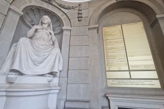 Děda chtěl být zapsán v rodném listu jako otec své vnučky. Nikdy, řekl soud - Novinky